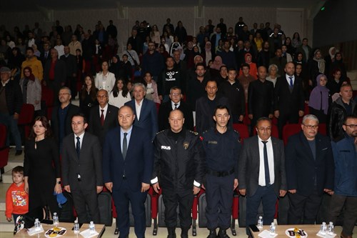 Kaymakamımız Sayın Kadir ULUSOY, 24 Kasım Öğretmenler Günü Münasebetiyle Düzenlenen Kutlama Programına Katıldı.