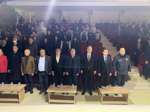 Kaymakamımız Sn. Kadir ULUSOY, İstiklal Marşı’ nın Kabulü’ nün 102. Yıl Dönümü ve Mehmet Akif Ersoy’ u Anma programına katıldı.