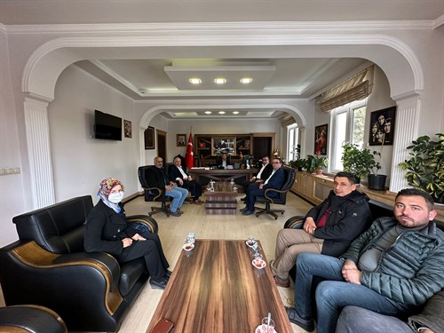 İyi Parti Gölhisar İlçe Başkanı ve Yönetimi Kaymakamımız Sn. Kadir ULUSOY’ a ziyarette bulundular.